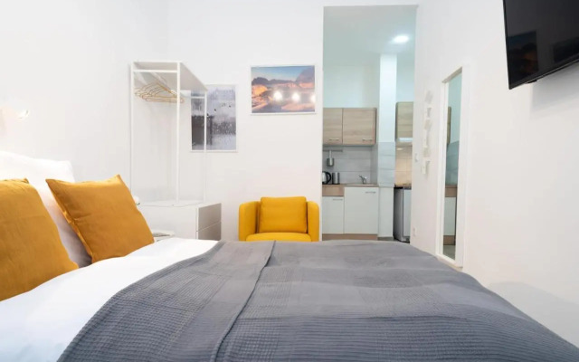 Modern stylish studio at central location