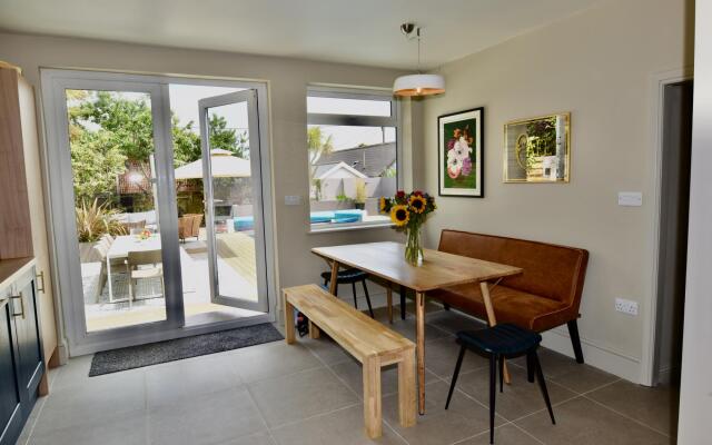 Blenheim House a Seaside Home for 12