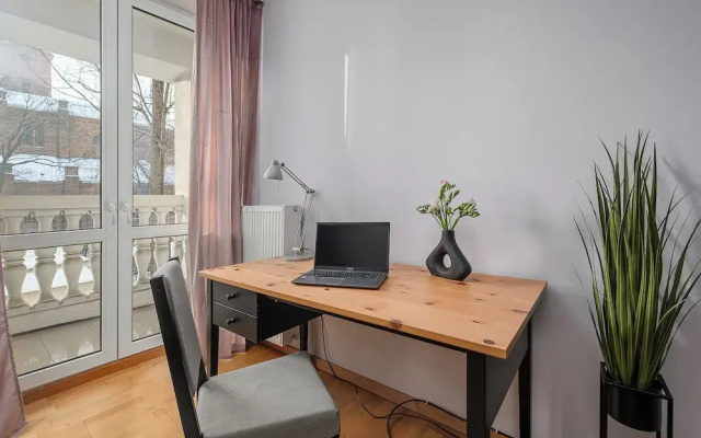Lumina airy apartment with balcony