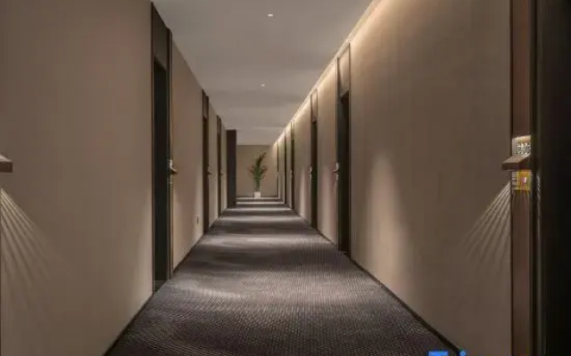 Orange Luxury Hotel (Chongqing Zhongxian Wanda Plaza Branch)
