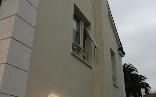 The White House Suites