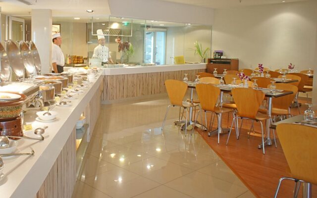 Grand Dormani Rajah Court Hotel
