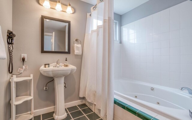 Nantucket Inn #2