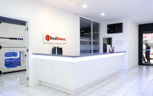 My Capsule Hotel by RedDoorz