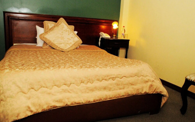 Colony Inn Hotel