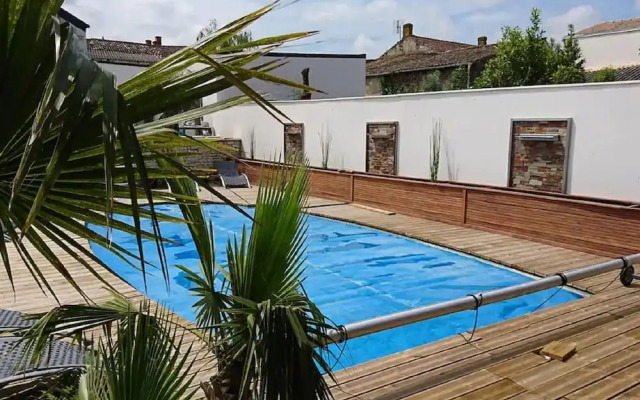 Majestic Villa in Nuaille-d'aunis With Sauna