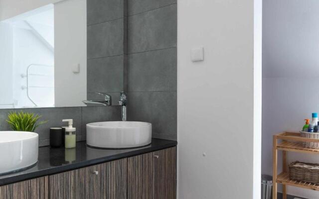CharmingLoft Lisbon Avenida Large and Stylish Apt