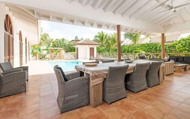 Villa in Jan Thiel With Pool