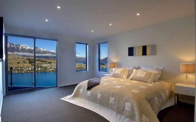 Bel Lago - every room with a lake view