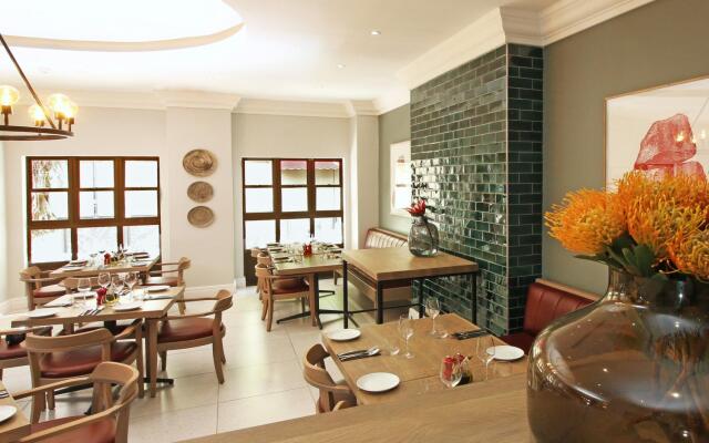 Hollow on the Square City Hotel