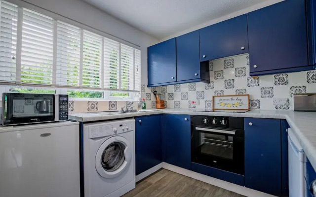Host Stay Hales Orchard