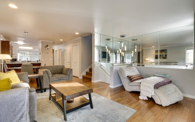 Lake Oswego Home w/ Deck 9 Mi to Downtown Portland