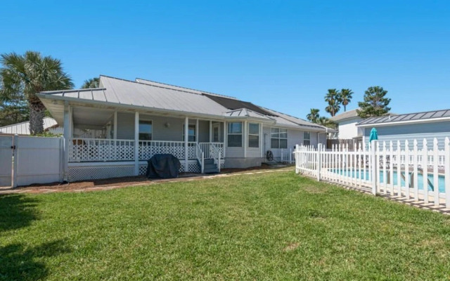 Pineapple Cabana by Bliss Beach Rentals