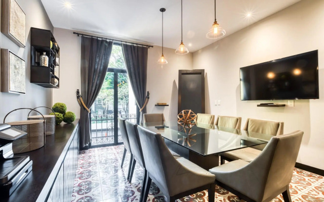 AR 218 Hotel by ULIV