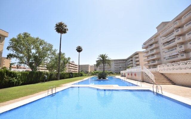 Aquamarina pool