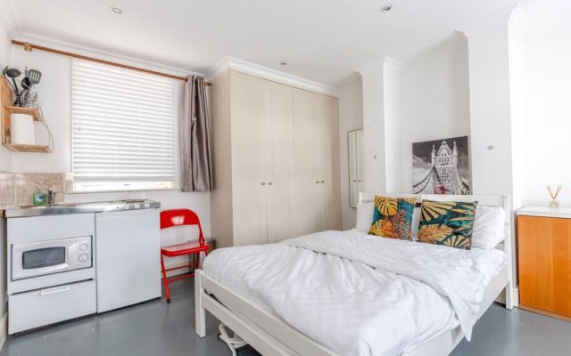 Cosy Self-contained Studio in Aldgate