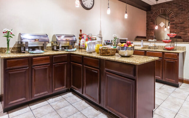 Ramada Plaza by Wyndham Albany