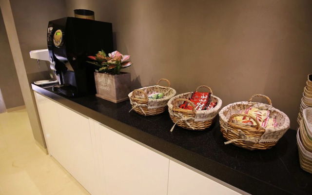 Asan Hotel Cube