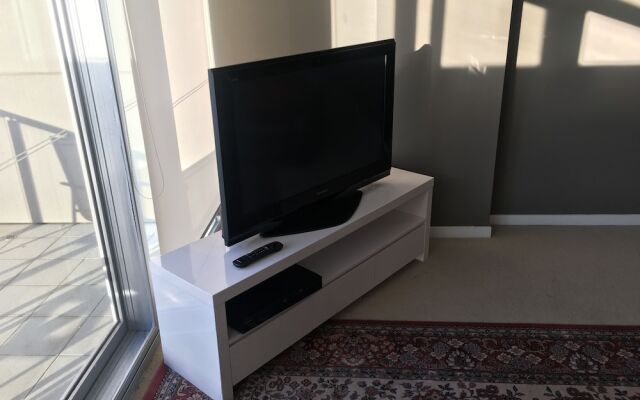 City Escape 3BD in Adelaides East End 7