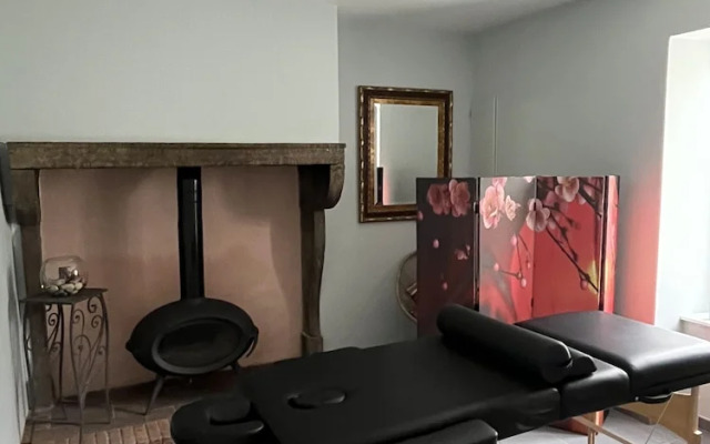 Chateau Tout Y Fault