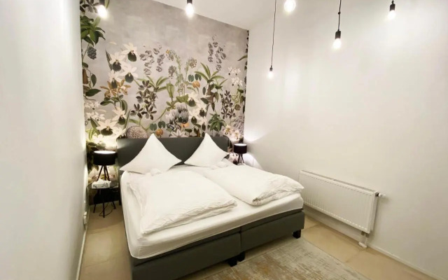 Loft directly next to Oktoberfest and downtown