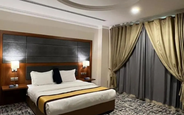 Grandeur East