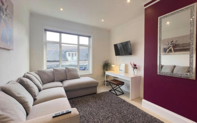 Apartmentsleeps8-wifi-famillyfriendly-citycentre