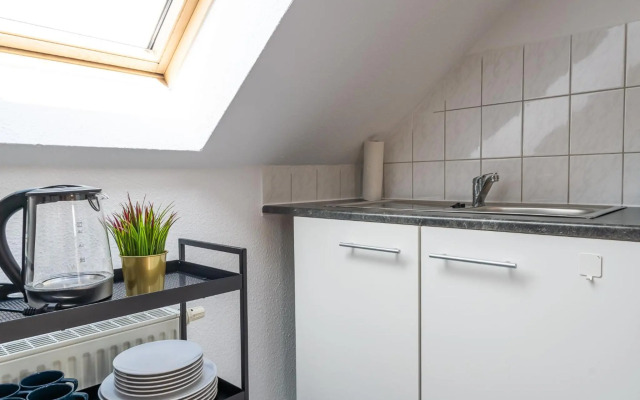 Schöne Dachterasse NETFLIX & PRIME Zentral Modern bis 4 Pers