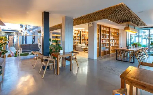 Erhai Zhijing Garden Seaview Hotel