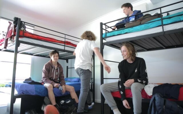 Alpine Sports Lodge