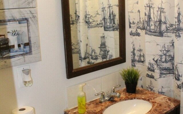 Adib Apartments - 150 Young St, Unit 4 (Basement)