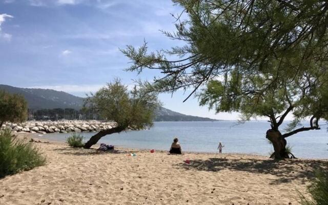 Appartement Six-Fours-les-Plages, 2 pièces, 4 personnes - FR-1-316-91