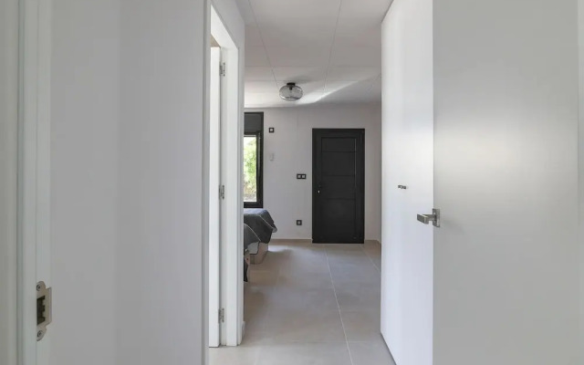 Elegant Villa in Roses With Private Swimming Pool