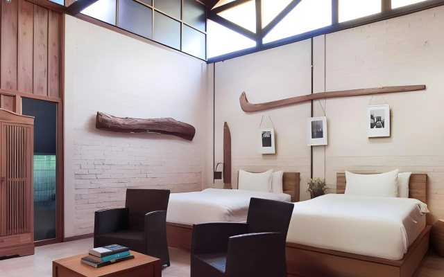 Desa Alamanis Resort Vila – Guest Rooms – Cirebon