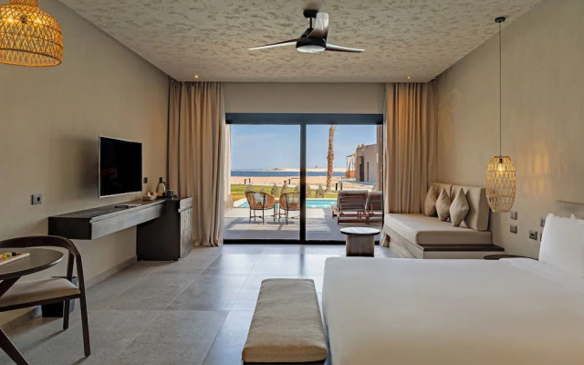 Sentido Naga Bay