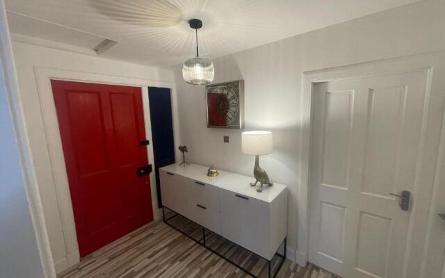 Central Apartment - Moderna