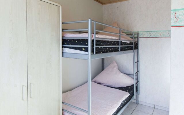 Serene Apartment near Lake in Halenfeld