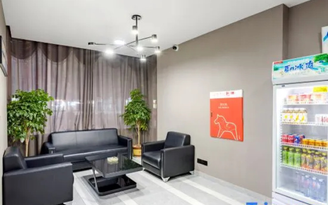 Junyi Hotel (Huaibin Mobile Building Store)