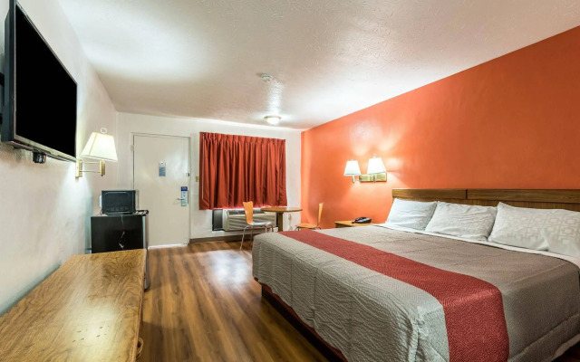 Motel 6 Attalla, AL