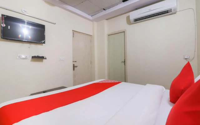 OYO 62711 Krishna Residency