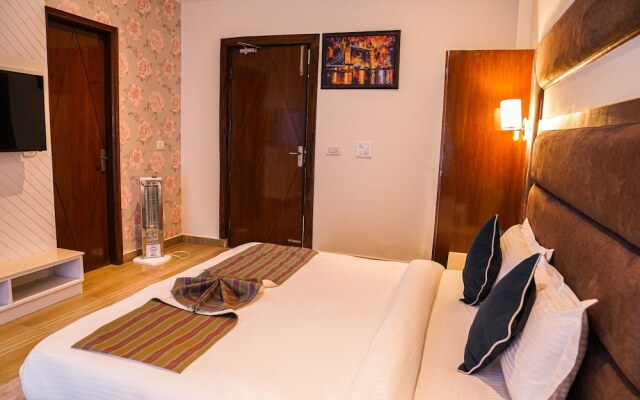 Montrose 11 Boutique