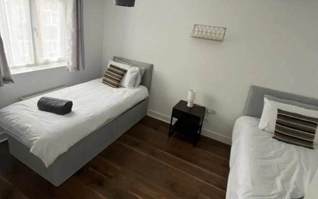 Trowbridge House, Long Stay Disc, Parking, Wifi