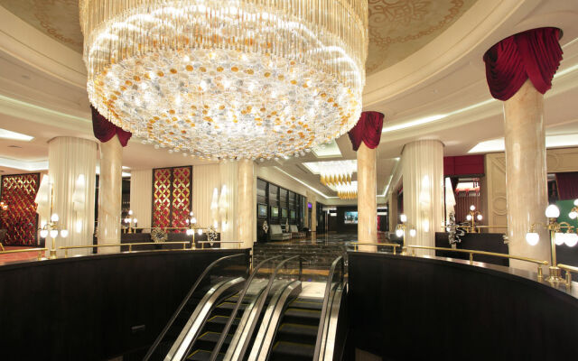 Royal Plaza Hotel and Casino