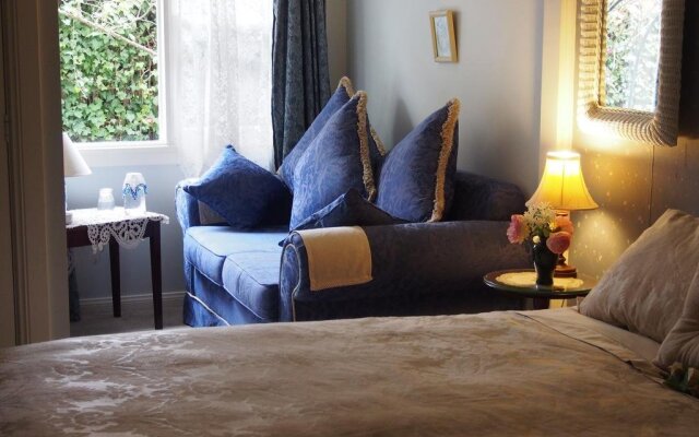 A Winter-Rose Cottage Bed and Breakfast