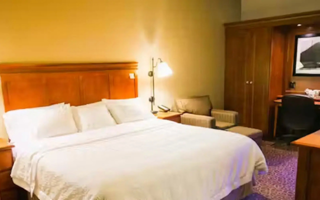 Spark by Hilton Green Bay