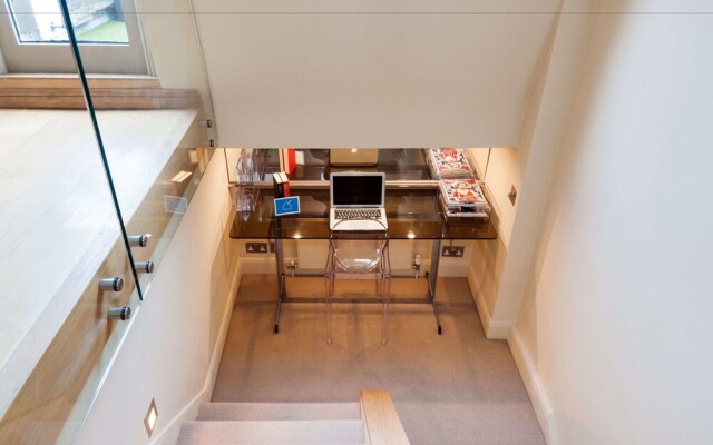 The Kempsford Gardens Nest - AG01