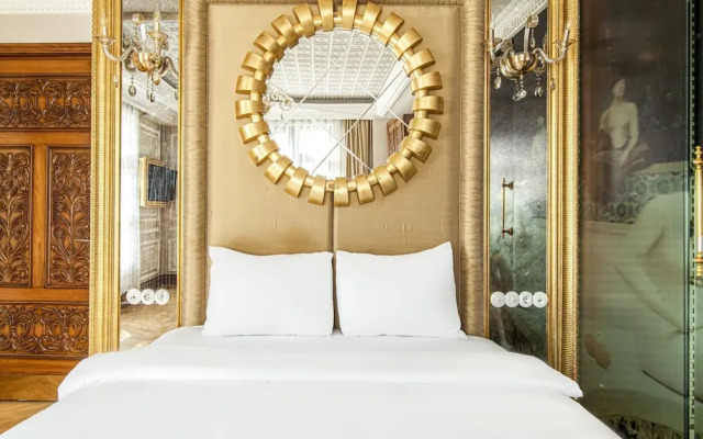 Studio Room in Historic Mansion in Beylerbeyi