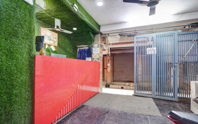 Hotel Twamev Couple Friendly Laxmi Nagar