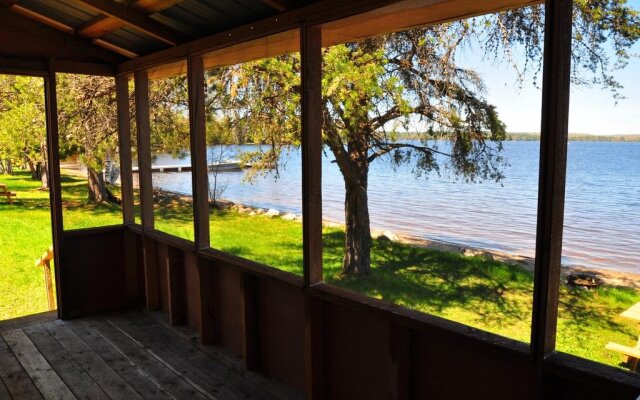 Okimot Lodge on Tomiko Lake