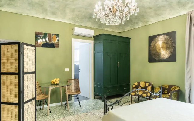 Bowie's Rooms